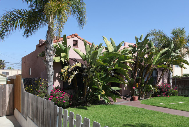 4473-4479 Idaho St in San Diego, CA - Foto de edificio - Building Photo