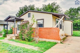 1757 SW 13th St in Lawton, OK - Foto de edificio - Building Photo