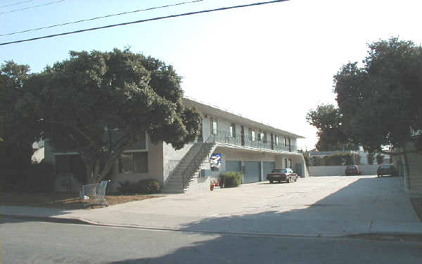 2206 Mathews Ave in Redondo Beach, CA - Building Photo