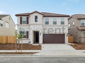 15997 Mavericks Ln in Lathrop, CA - Foto de edificio - Building Photo