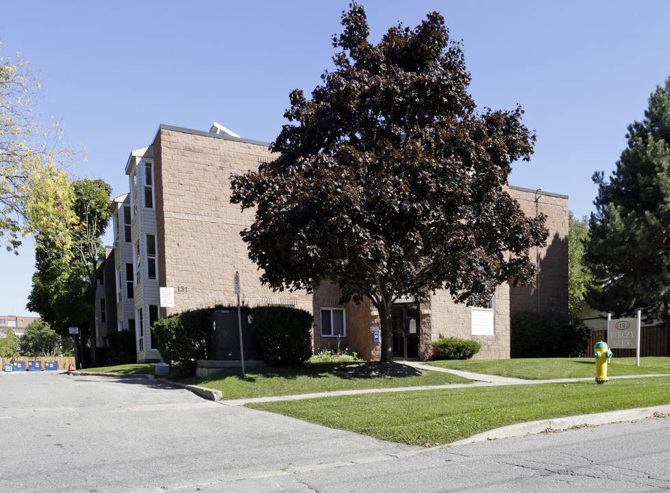 Berczy Glen in Barrie, ON - Building Photo