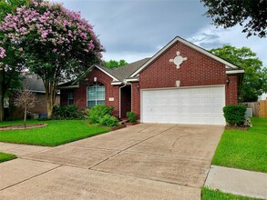 1015 Tennyson Dr in Pearland, TX - Building Photo - Building Photo