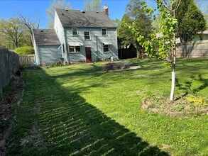 2081 W Riverview Ave in Decatur, IL - Building Photo - Building Photo