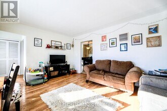 151 Nugent Dr in Hamilton, ON - Building Photo - Building Photo