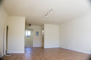 526 Illinois St in El Segundo, CA - Building Photo