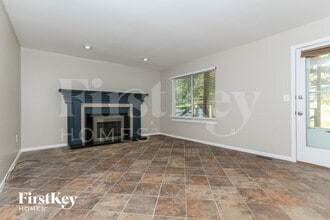 6012 Kingsgate Dr in Burlington, KY - Foto de edificio - Building Photo