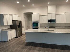 10064 Dolphin Gull Cir in Thonotosassa, FL - Building Photo - Building Photo