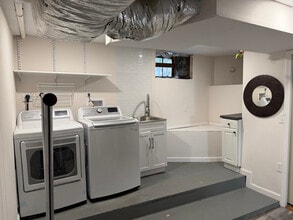 89 Monroe St in Norwood, MA - Building Photo - Building Photo