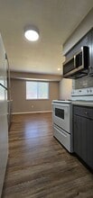 3007-3009 Creekview Cir in Dayton, OH - Building Photo - Building Photo