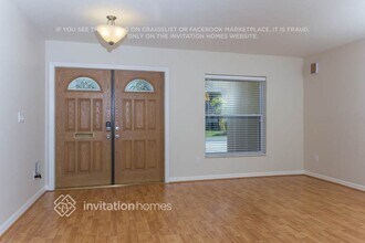 833 SE Lansdowne Ave in Port St. Lucie, FL - Foto de edificio - Building Photo