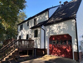 7949 Flag Tail Dr in Midlothian, VA - Building Photo - Building Photo