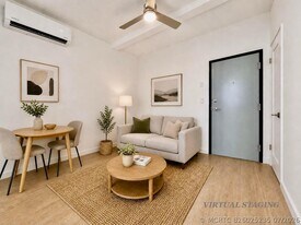 901 Collins Ave in Miami Beach, FL - Building Photo