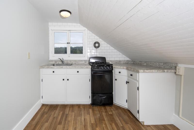 882 4th Ave in Troy, NY - Building Photo
