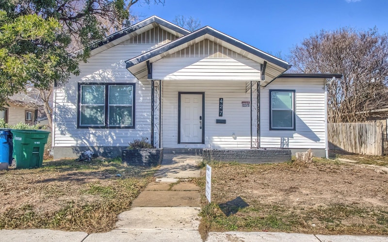 427 E Southcross in San Antonio, TX - Building Photo