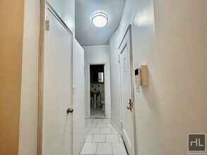 EAST 89 St, Unit A in New York, NY - Building Photo - Building Photo