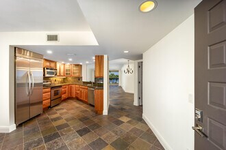 625 NW North River Dr in Stuart, FL - Building Photo - Building Photo