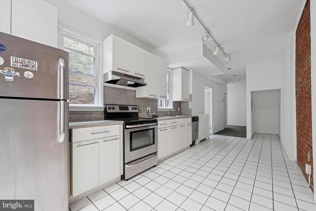 4355 Main St in Philadelphia, PA - Building Photo - Building Photo