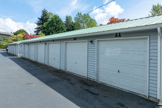 Canoe Club in Monroe, WA - Foto de edificio - Building Photo