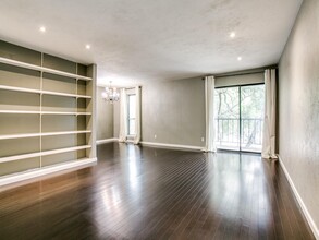 6026 Birchbrook Dr in Dallas, TX - Building Photo - Building Photo