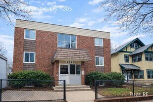 2725 Pleasant Ave in Minneapolis, MN - Building Photo