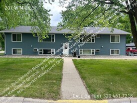207 W Main St in Osakis, MN - Building Photo