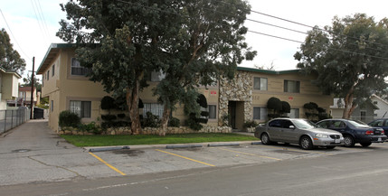 820 Chestnut Ave in Los Angeles, CA - Foto de edificio - Building Photo