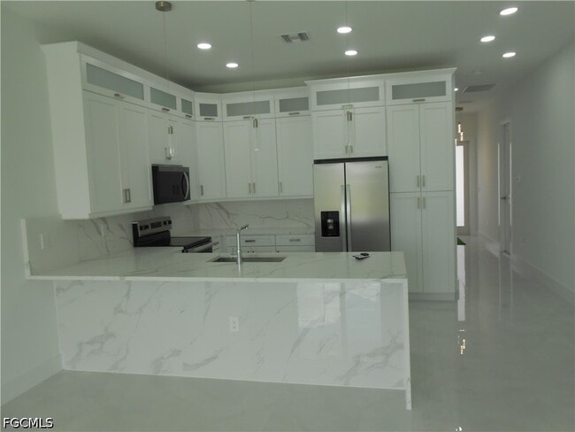 property at 320 Poplar St