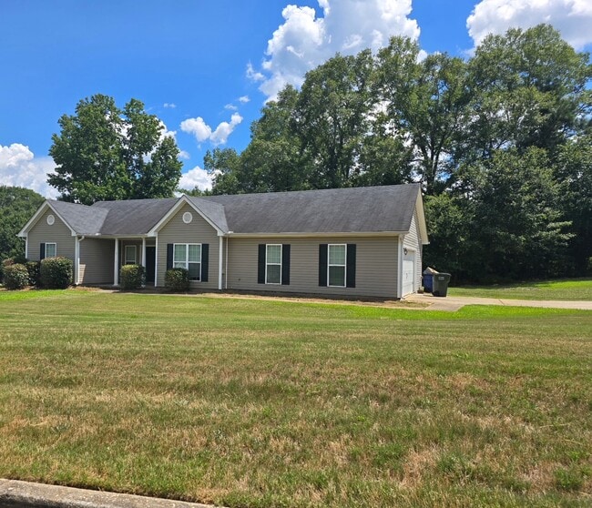 1700 Riveredge Walk in Loganville, GA - Building Photo - Building Photo