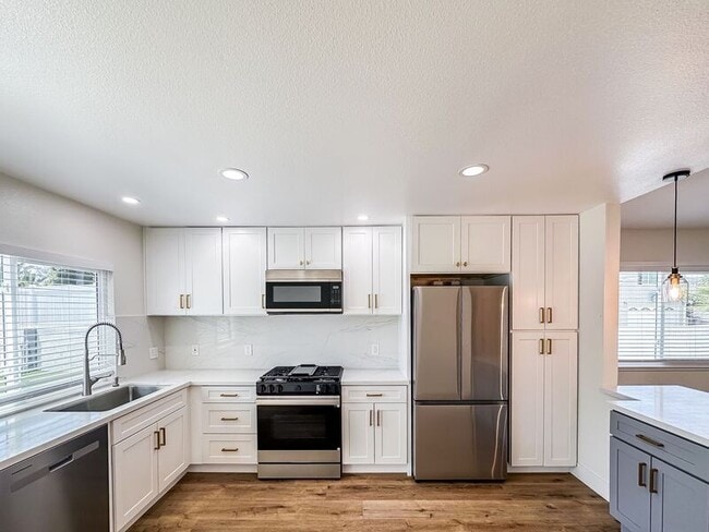 property at 22591 Via Santa Maria