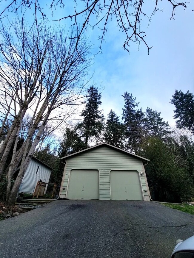 2804 Pine Rd NE in Bremerton, WA - Building Photo - Building Photo