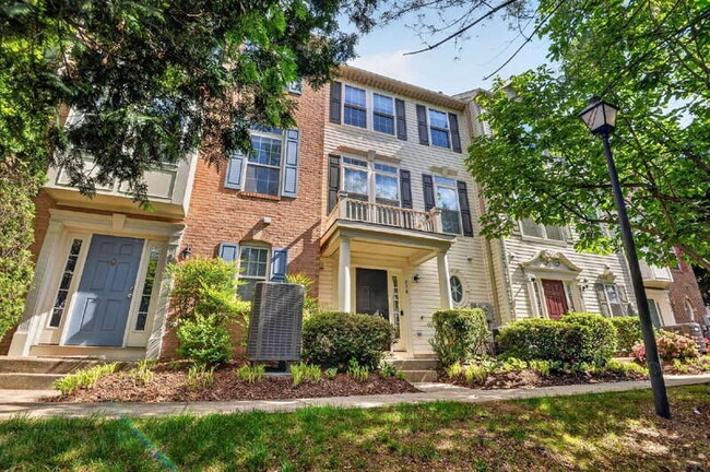 property at 978 Harrison Cir