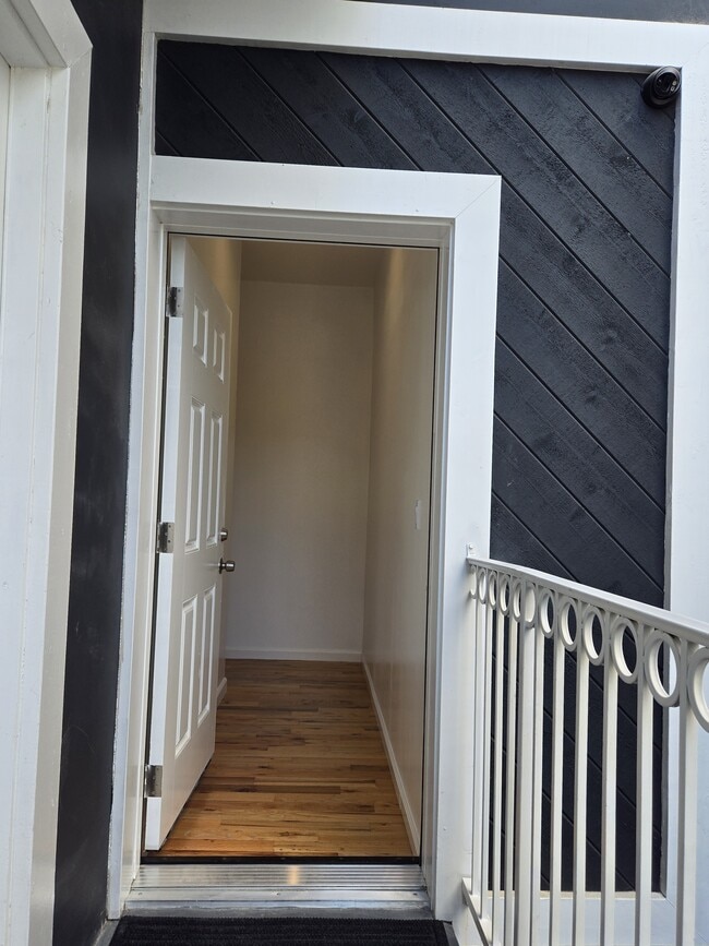 4431 S Centinela Ave, Unit 5 in Los Angeles, CA - Foto de edificio - Building Photo