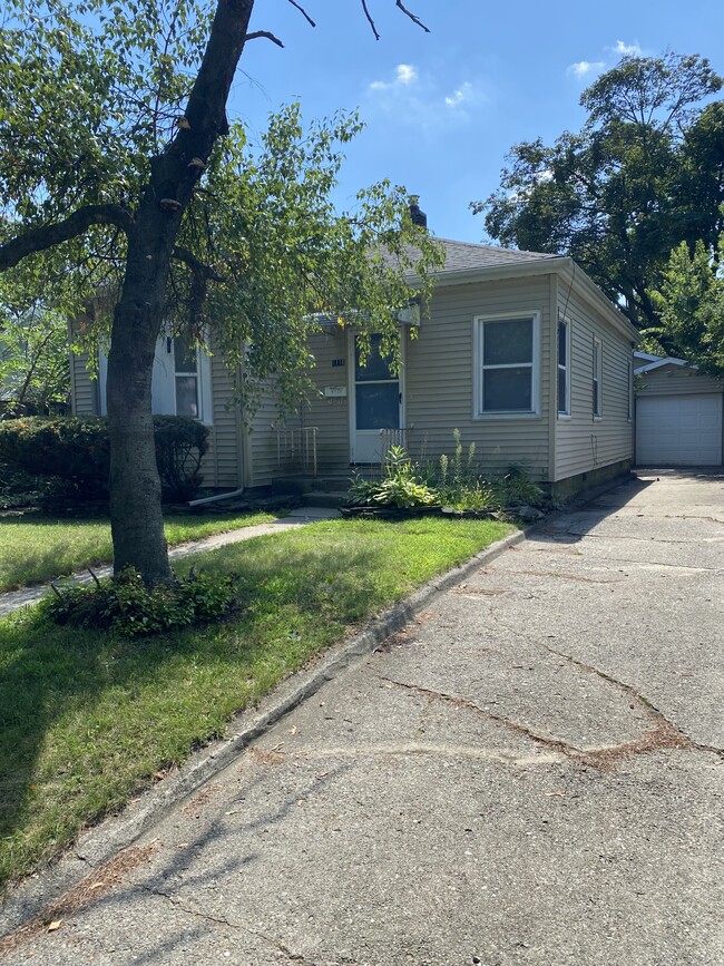 1116 Climax St in Lansing, MI - Building Photo - Building Photo