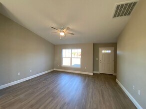 28 Juniper Dr in Ocala, FL - Building Photo - Building Photo