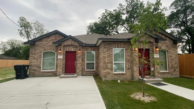 1021 Calvin St in Houston, TX - Building Photo - Building Photo