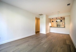 222 Montgomery St-Unit -1K in Jersey City, NJ - Foto de edificio - Building Photo