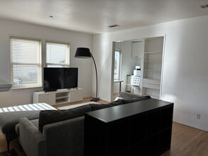 3447 Community Ave in Glendale, CA - Building Photo - Building Photo