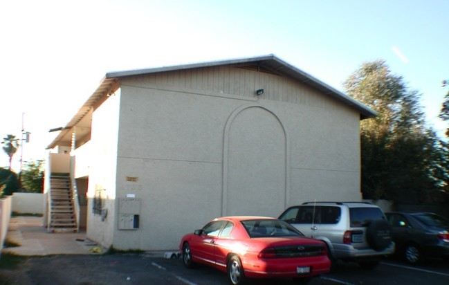 Desert Eagle Apartments in Glendale, AZ - Building Photo - Building Photo