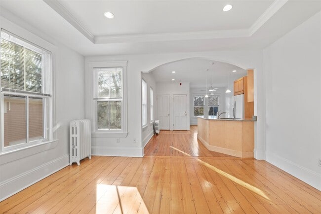 28 Healey St, Unit 1 in Cambridge, MA - Foto de edificio - Building Photo