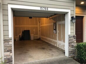 15766 SE Nyla Way in Happy Valley, OR - Foto de edificio - Building Photo