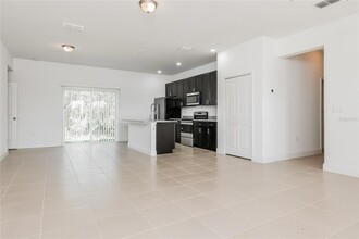 1206 Amazon Way, Unit 321 in Kissimmee, FL - Building Photo - Building Photo