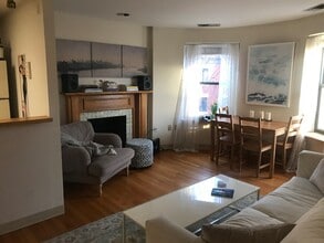 95 Gainsborough St, Unit 402 in Boston, MA - Building Photo - Building Photo