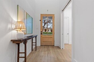 9847 Mixon Dr in Dallas, TX - Building Photo - Building Photo