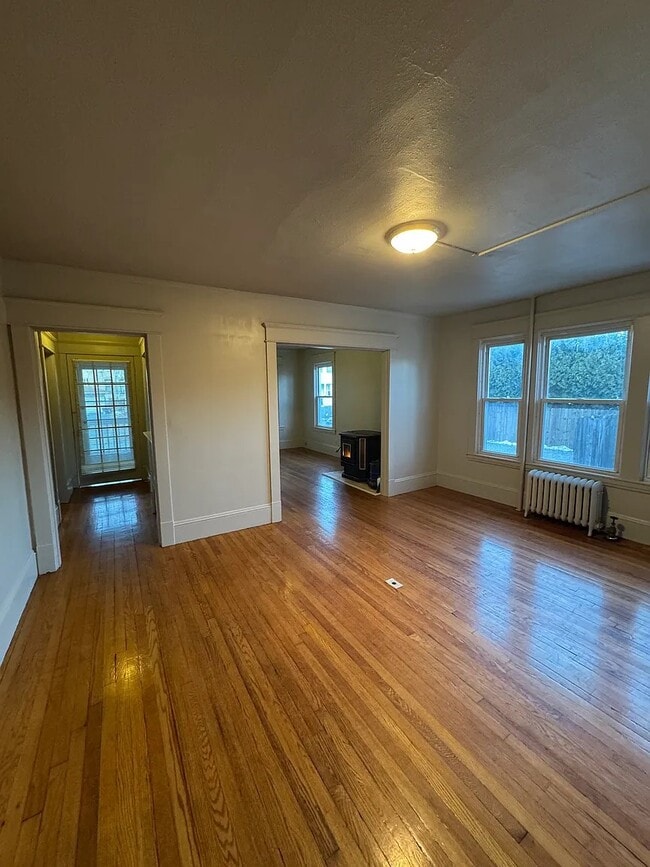 22 Lawler St, Unit 1 in Holyoke, MA - Building Photo - Building Photo