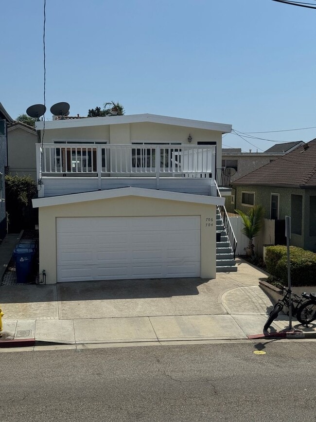property at 704-706 8th St