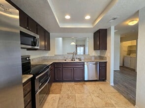 956 Lupine Hills Dr, Unit 53 in Vista, CA - Foto de edificio - Building Photo