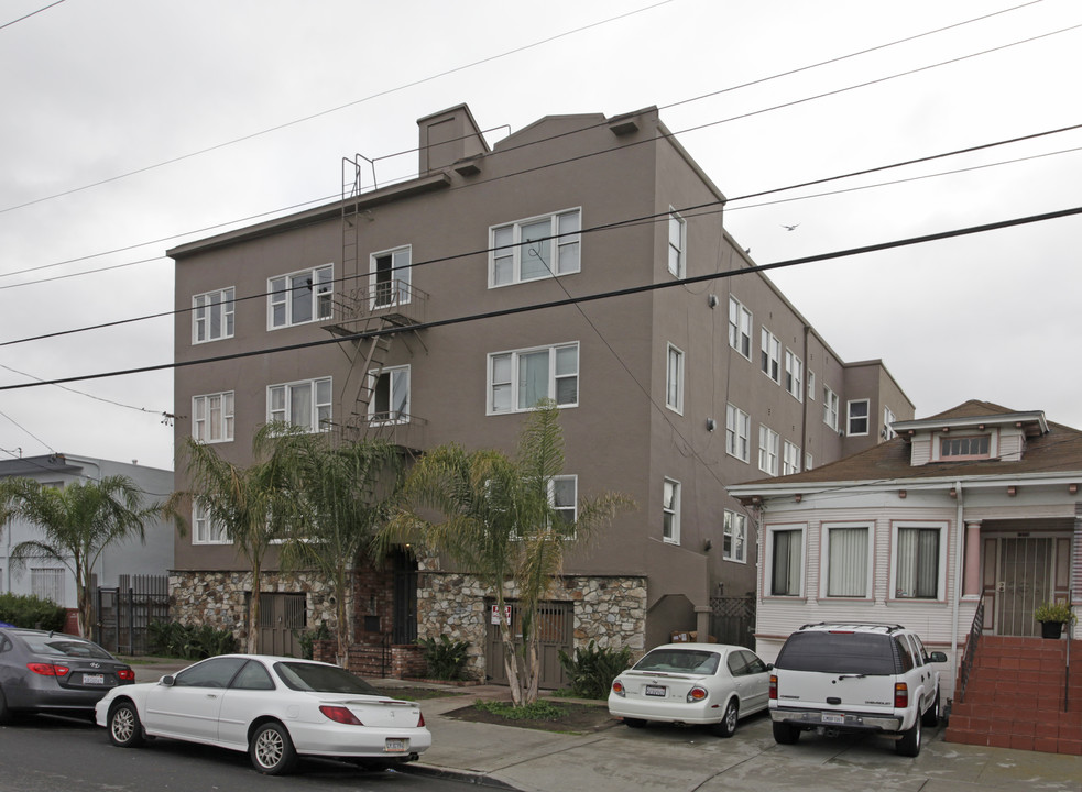 El Donn Apartments in Oakland, CA - Building Photo