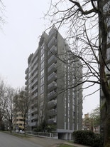 Crystal Court in Vancouver, BC - Building Photo