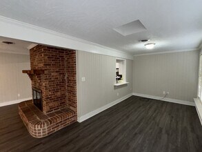 827 Briarwood Dr in Jackson, MS - Building Photo - Building Photo