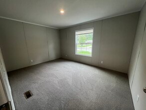 2407 8 Mile Rd in Kawkawlin, MI - Building Photo - Building Photo